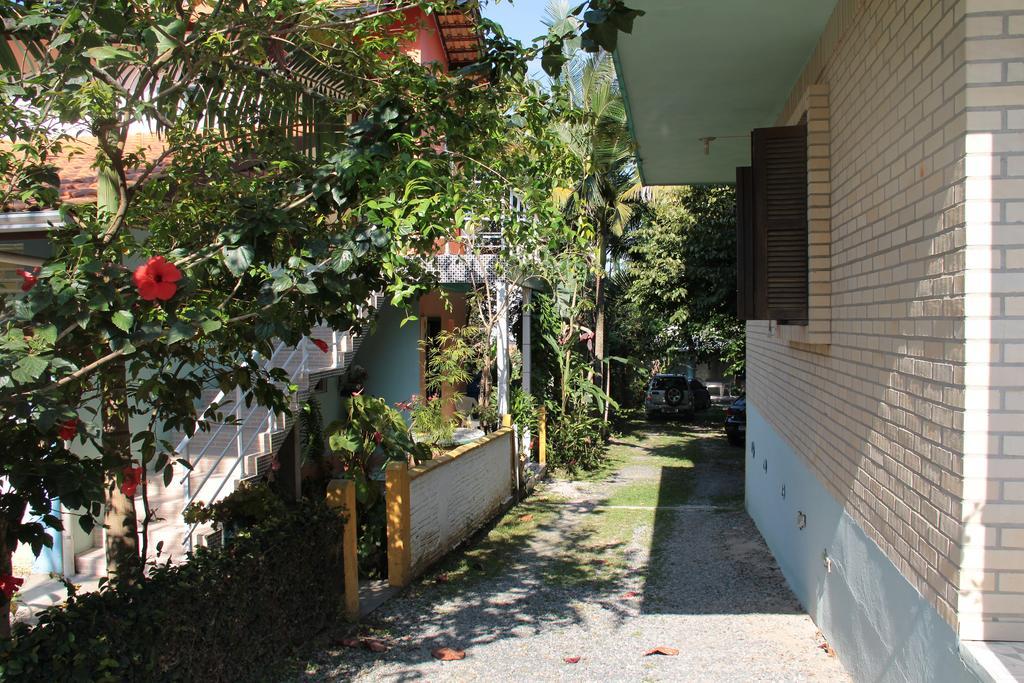 Residencial Aracua Hotel Bombinhas Exterior photo
