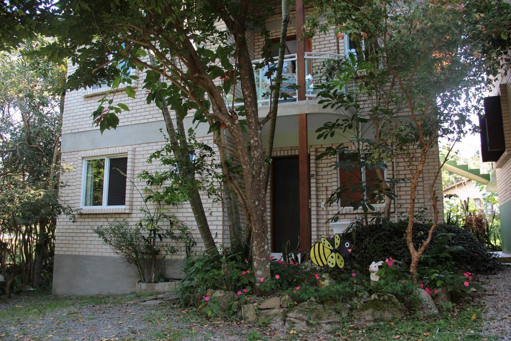 Residencial Aracua Hotel Bombinhas Exterior photo