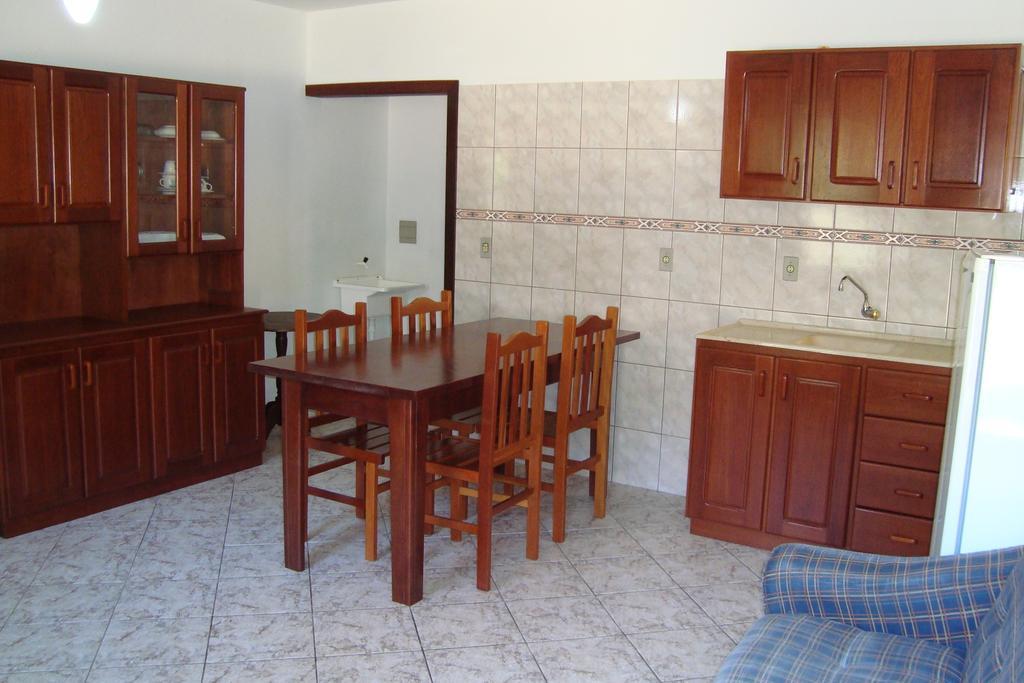 Residencial Aracua Hotel Bombinhas Exterior photo